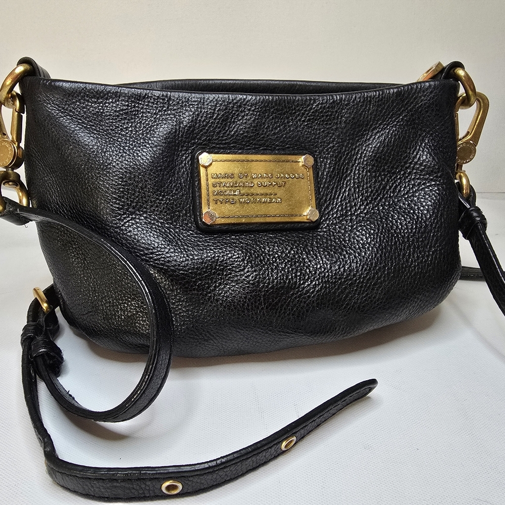 Marc by Marc Jacobs Classic Q, Mini leather Crossbody